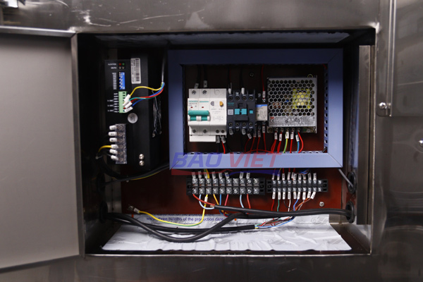 Hệ thống mạch điện và aptomat của QP4