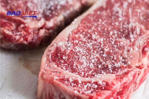 Bảo quản thịt bò khi không có tủ lạnh bằng phương pháp ướp muối