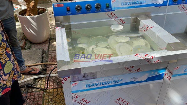 Cận cảnh rửa bát đĩa với Baviwash 1500XD