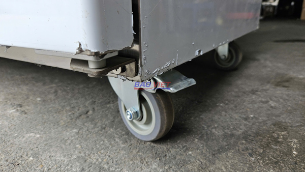 Bánh xe có chốt khóa bánh Bánh xe có chốt khóa bánh