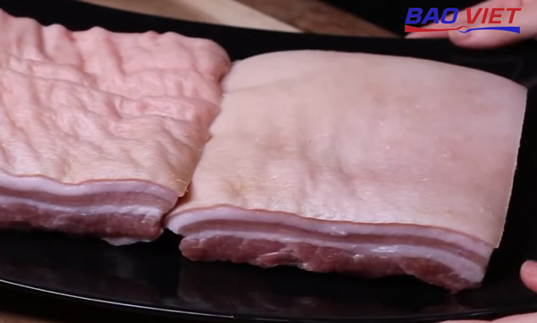 Cách sơ chế thịt ba chỉ làm bún chả