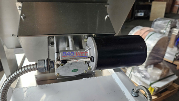 Motor giúp làm quay trục của nồi Motor giúp làm quay trục của nồi