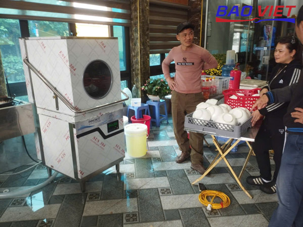 Kiểm tra ngoại quan máy khi nhận