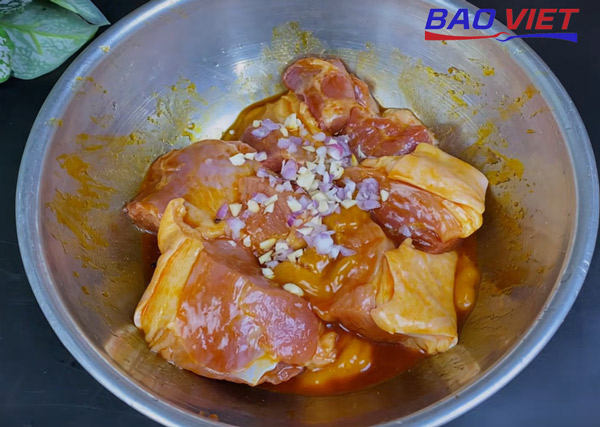Công đoạn ướp thịt