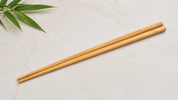 Không dùng máy cửa sập rửa đũa tre